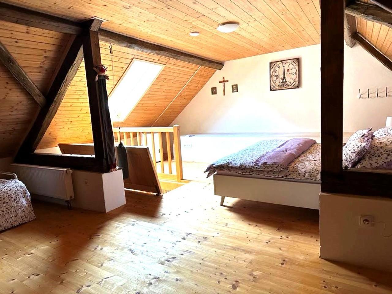 Penzion A Hospoda Na Statku Hluboka nad Vltavou Exterior photo